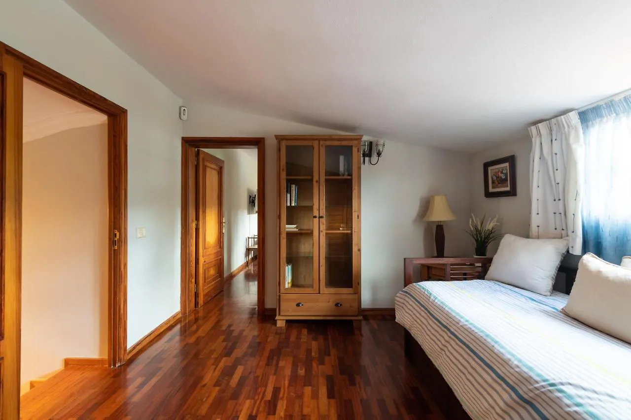 Villa 5Br Home - Pool Parking & Tennis Court Las Palmas de Gran Canaria