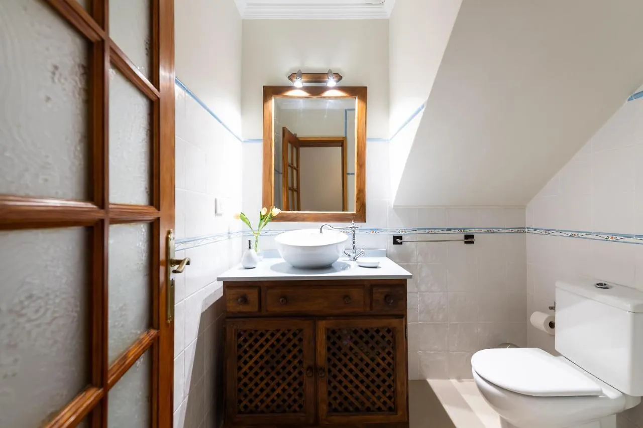 Villa 5Br Home - Pool Parking & Tennis Court Las Palmas de Gran Canaria