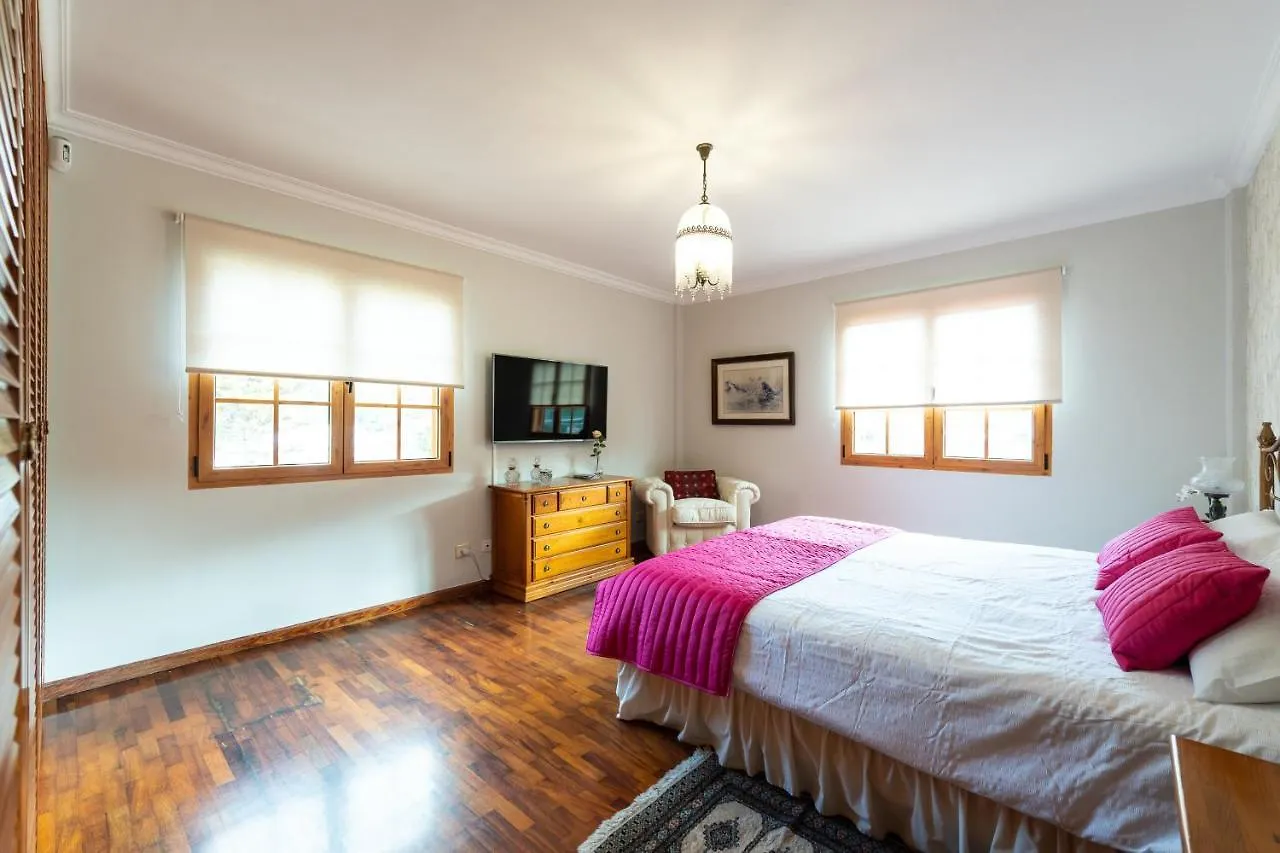 Villa 5Br Home - Pool Parking & Tennis Court Las Palmas de Gran Canaria