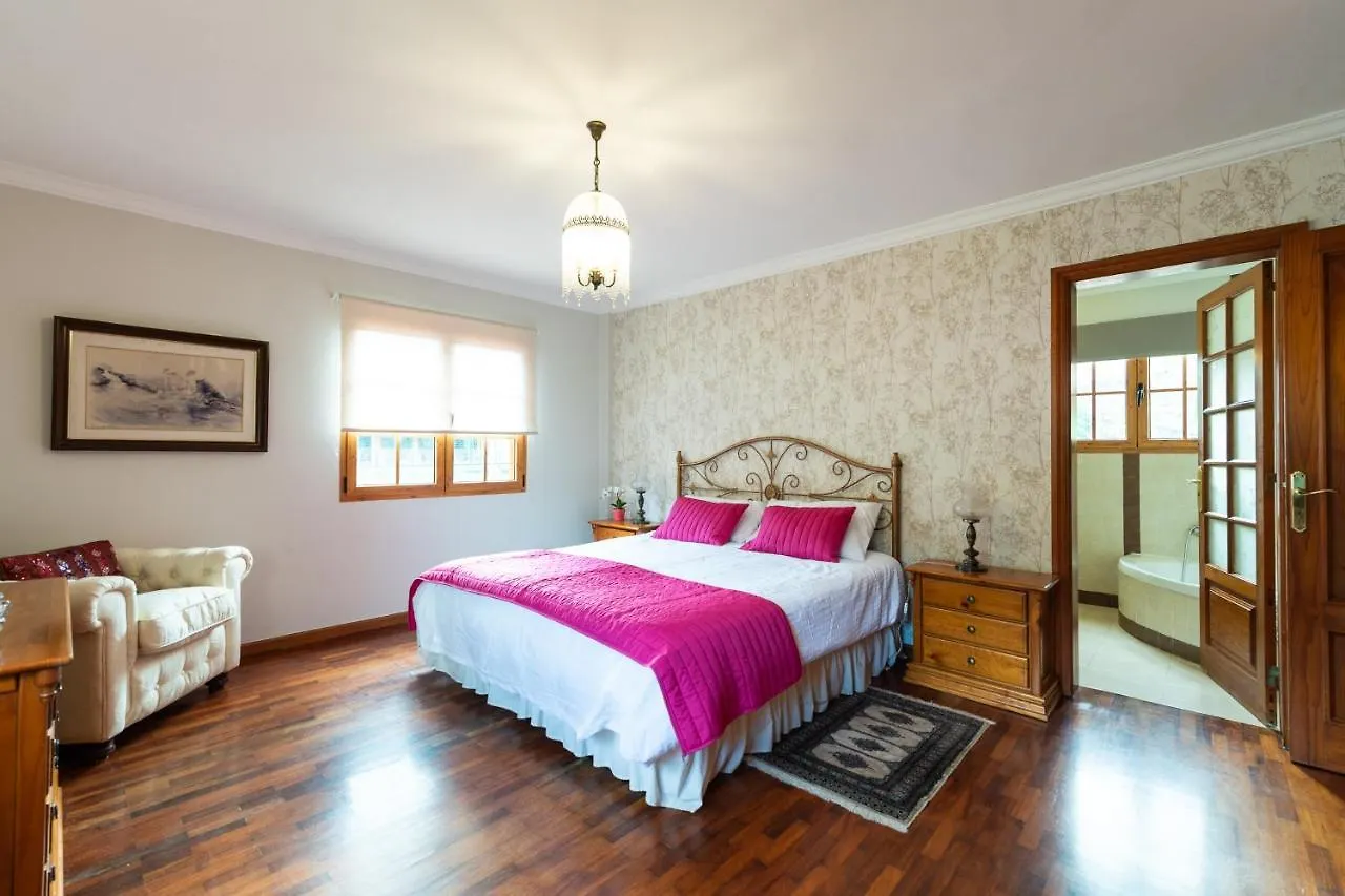 Villa 5Br Home - Pool Parking & Tennis Court Las Palmas de Gran Canaria