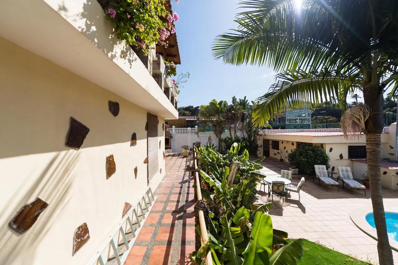 Villa 5Br Home - Pool Parking & Tennis Court Las Palmas de Gran Canaria